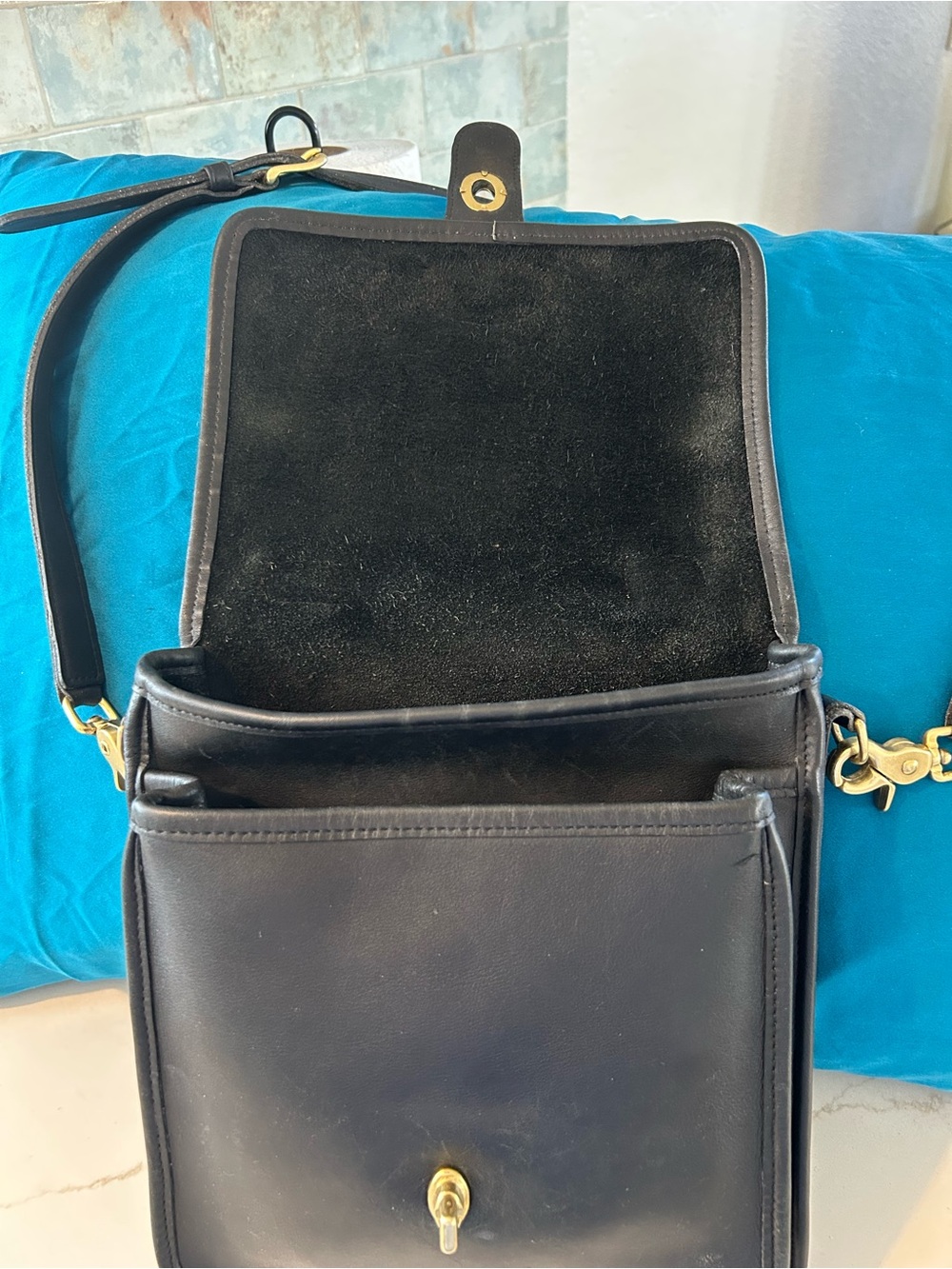 Coach Black Leather Crossbody Station Bag with Gold Turnlock - Picture 5 of 9